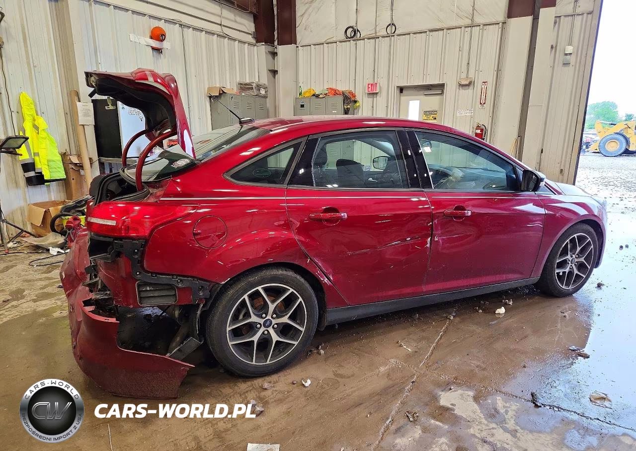 2017 Ford Focus Sel VIN:1FADP3H29HL221052 - 3