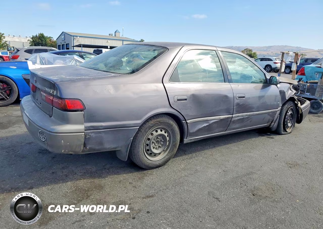 1999 Toyota Camry Le VIN:JT2BG22KXX0308519 - 3