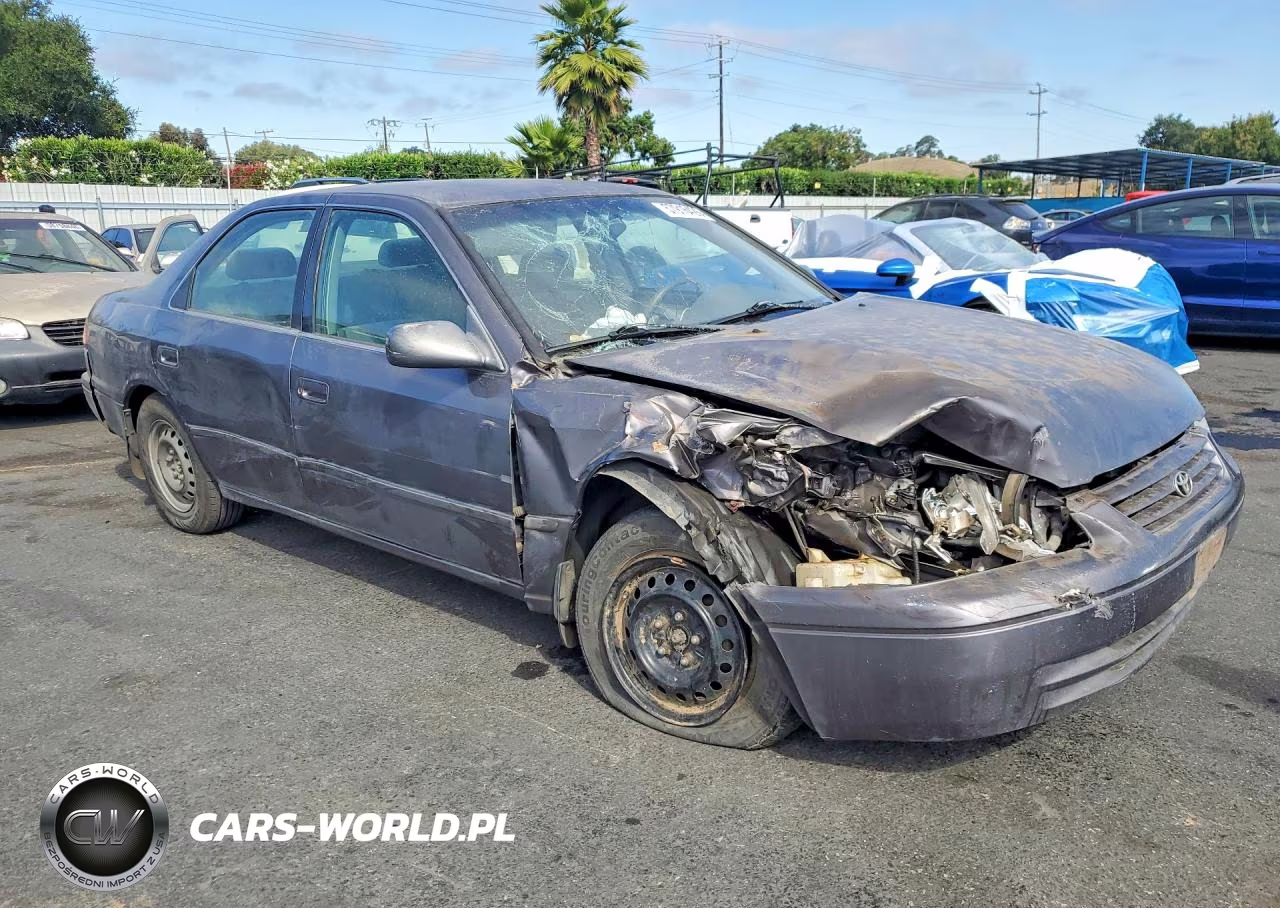 1999 Toyota Camry Le VIN:JT2BG22KXX0308519 - 4