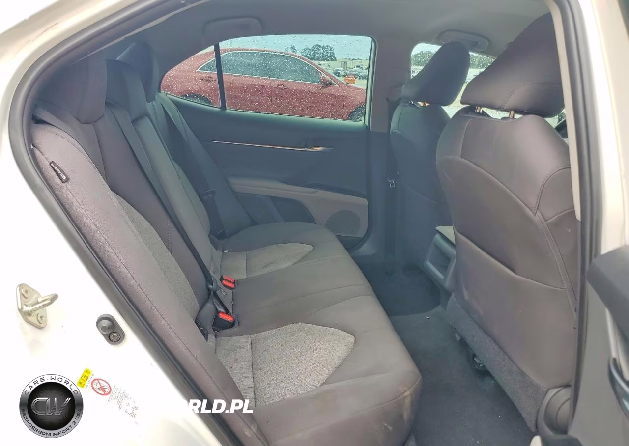 2019 Toyota Camry Le VIN:4T1B11HK4KU695656 - 10