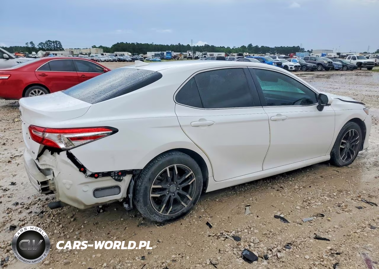 2019 Toyota Camry Le VIN:4T1B11HK4KU695656 - 3