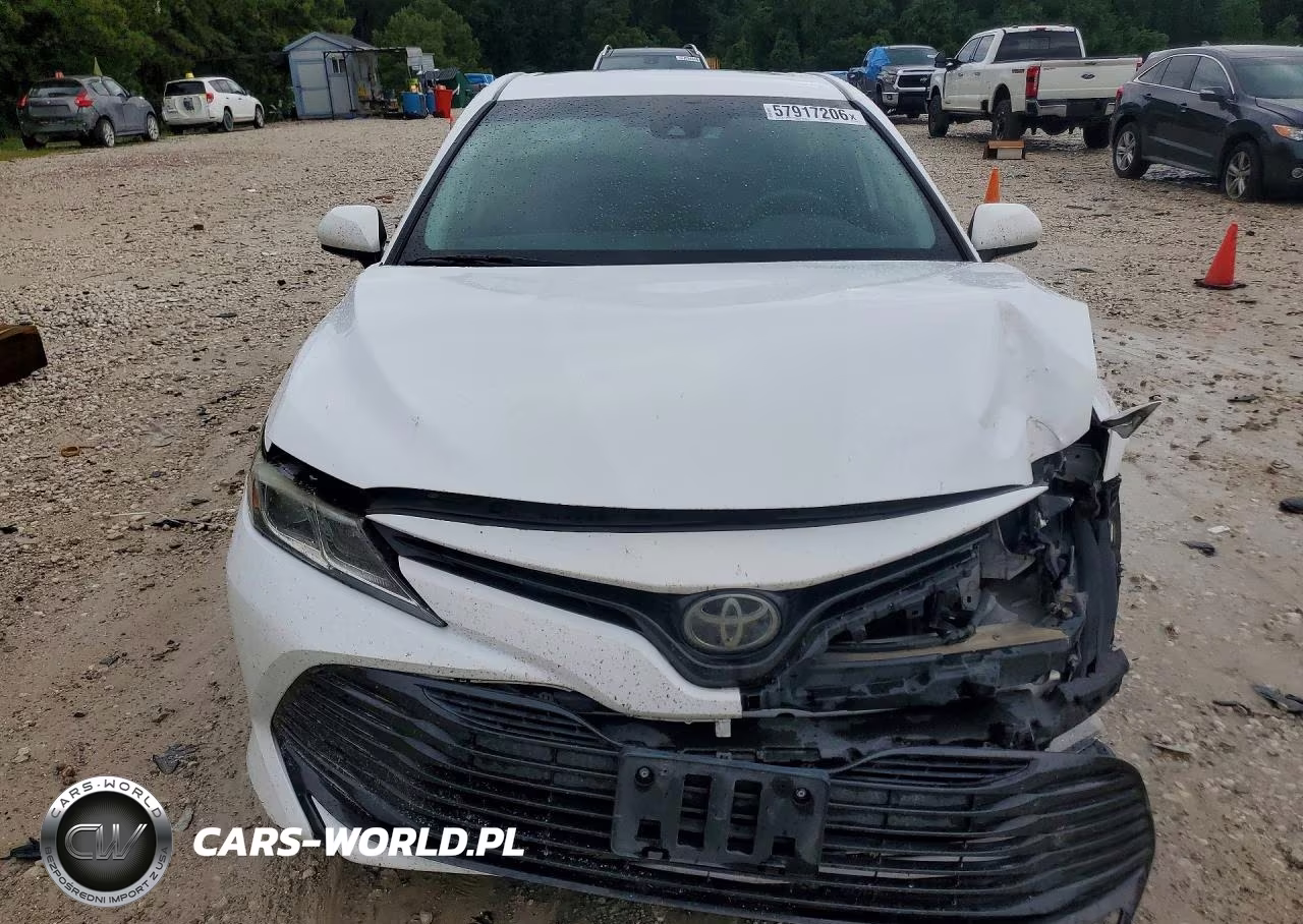 2019 Toyota Camry Le VIN:4T1B11HK4KU695656 - 5