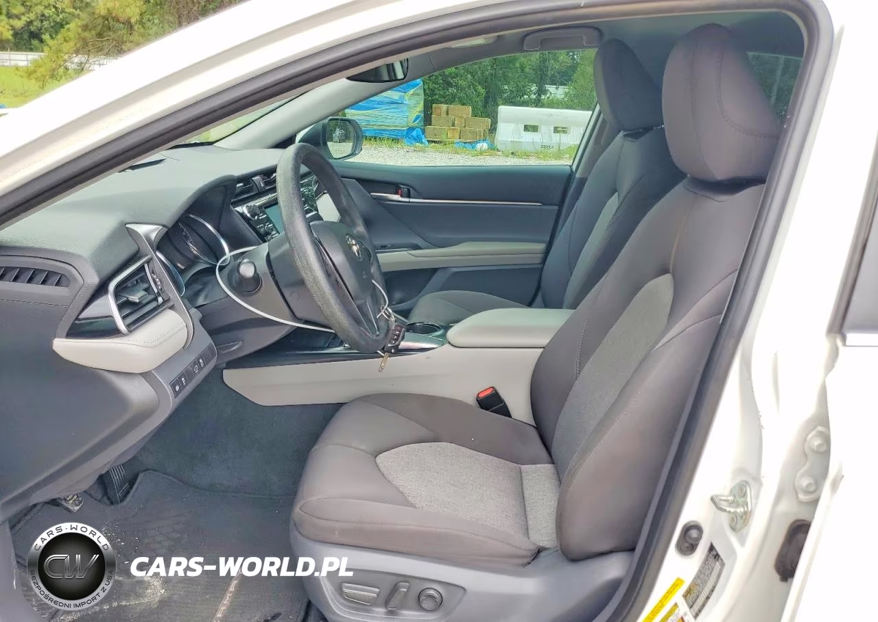 2019 Toyota Camry Le VIN:4T1B11HK4KU695656 - 7