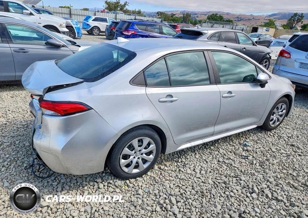 2020 Toyota Corolla Le VIN:5YFEPRAE7LP141920 - 3