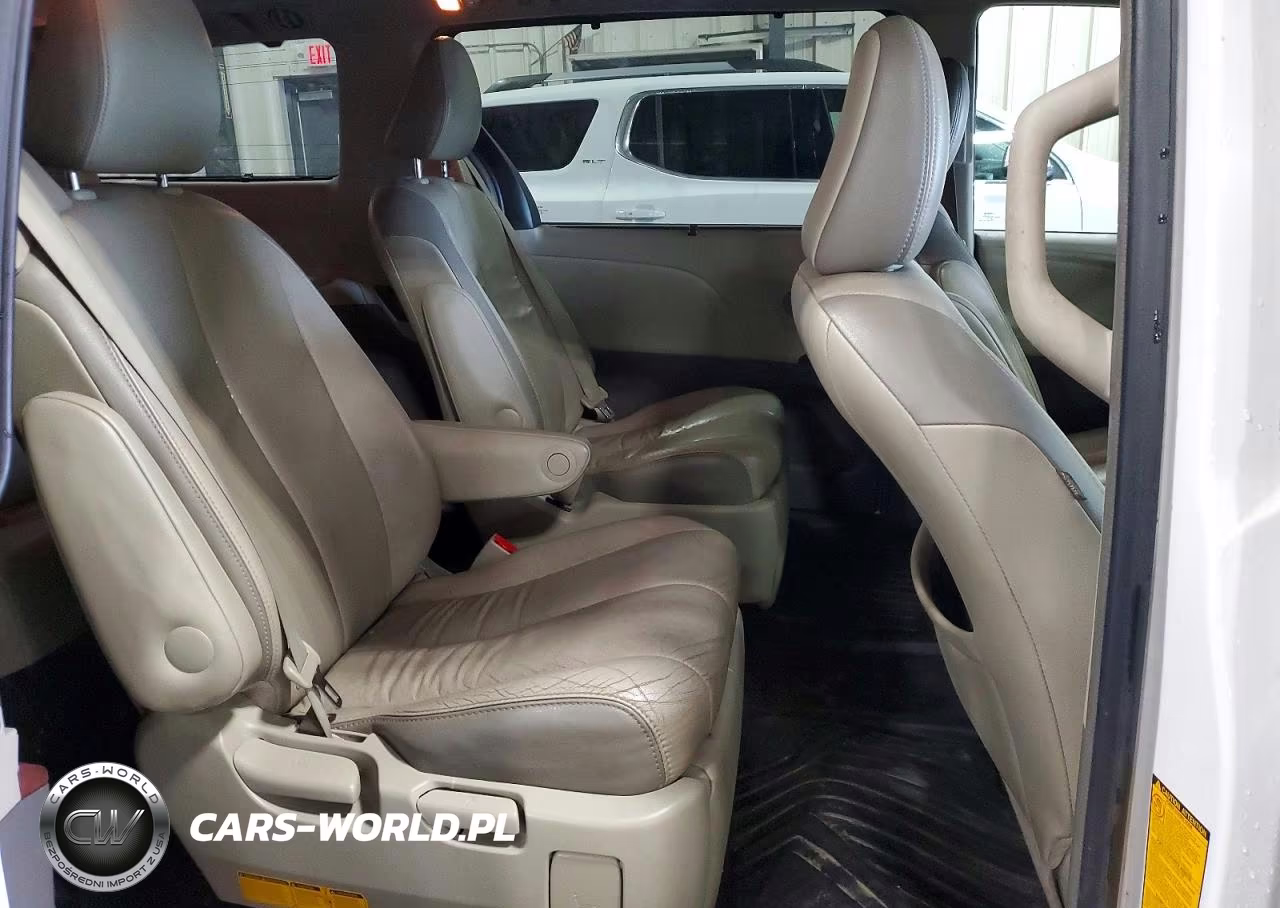 2013 Toyota Sienna Limited 7-Passenger VIN:5TDYK3DC7DS311379 - 11
