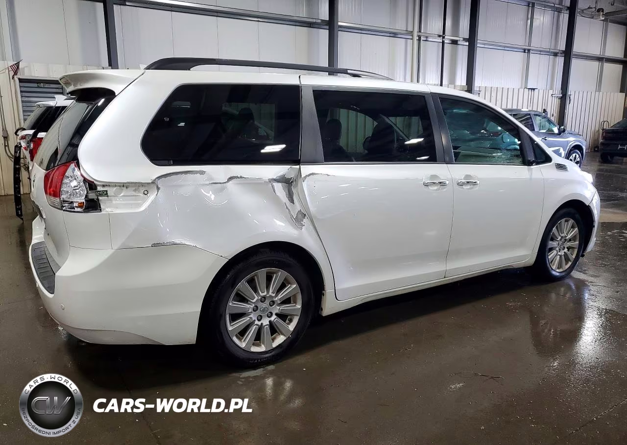 2013 Toyota Sienna Limited 7-Passenger VIN:5TDYK3DC7DS311379 - 3