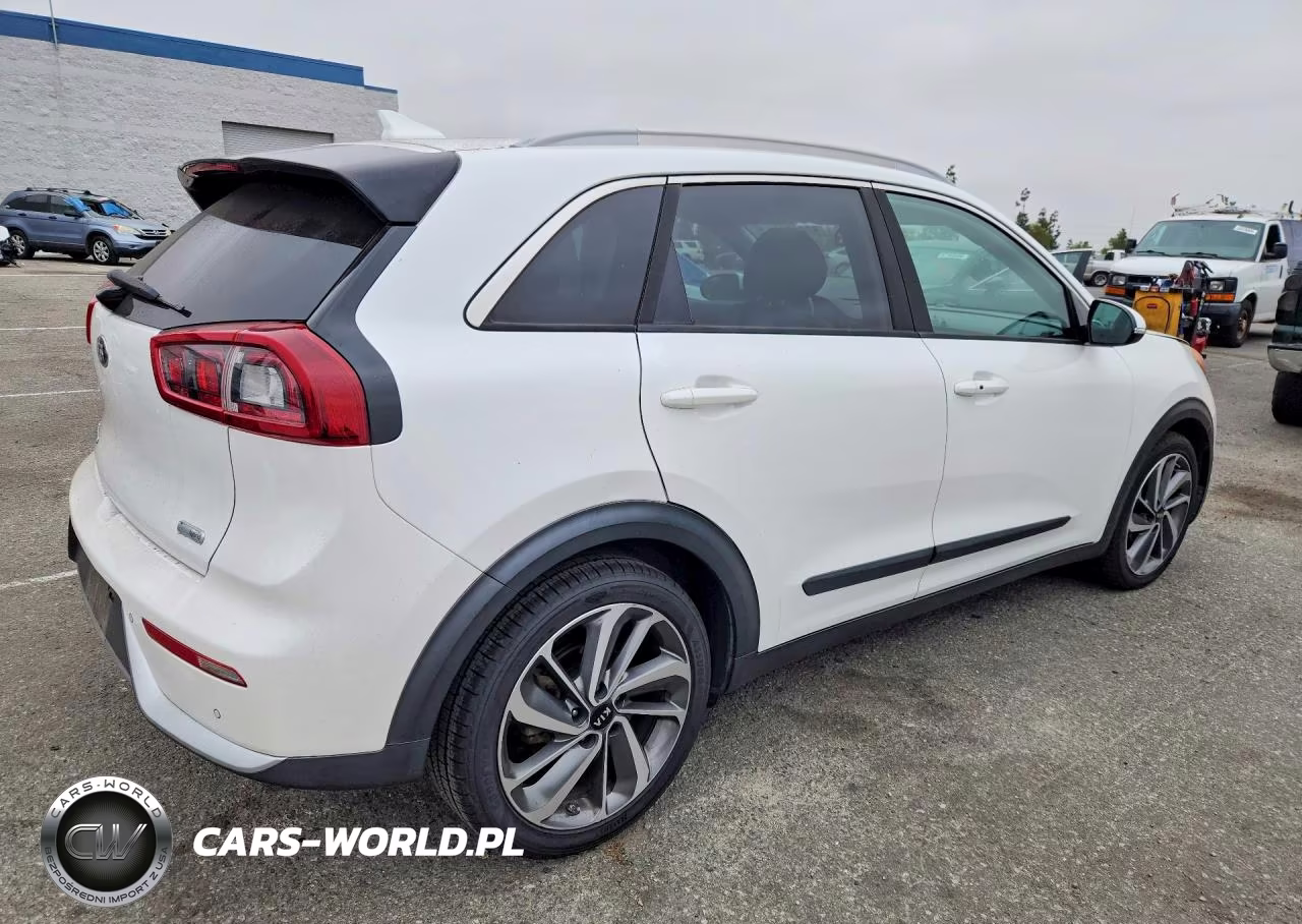 2018 Kia Niro Touring VIN:KNDCE3LC9J5175759 - 3