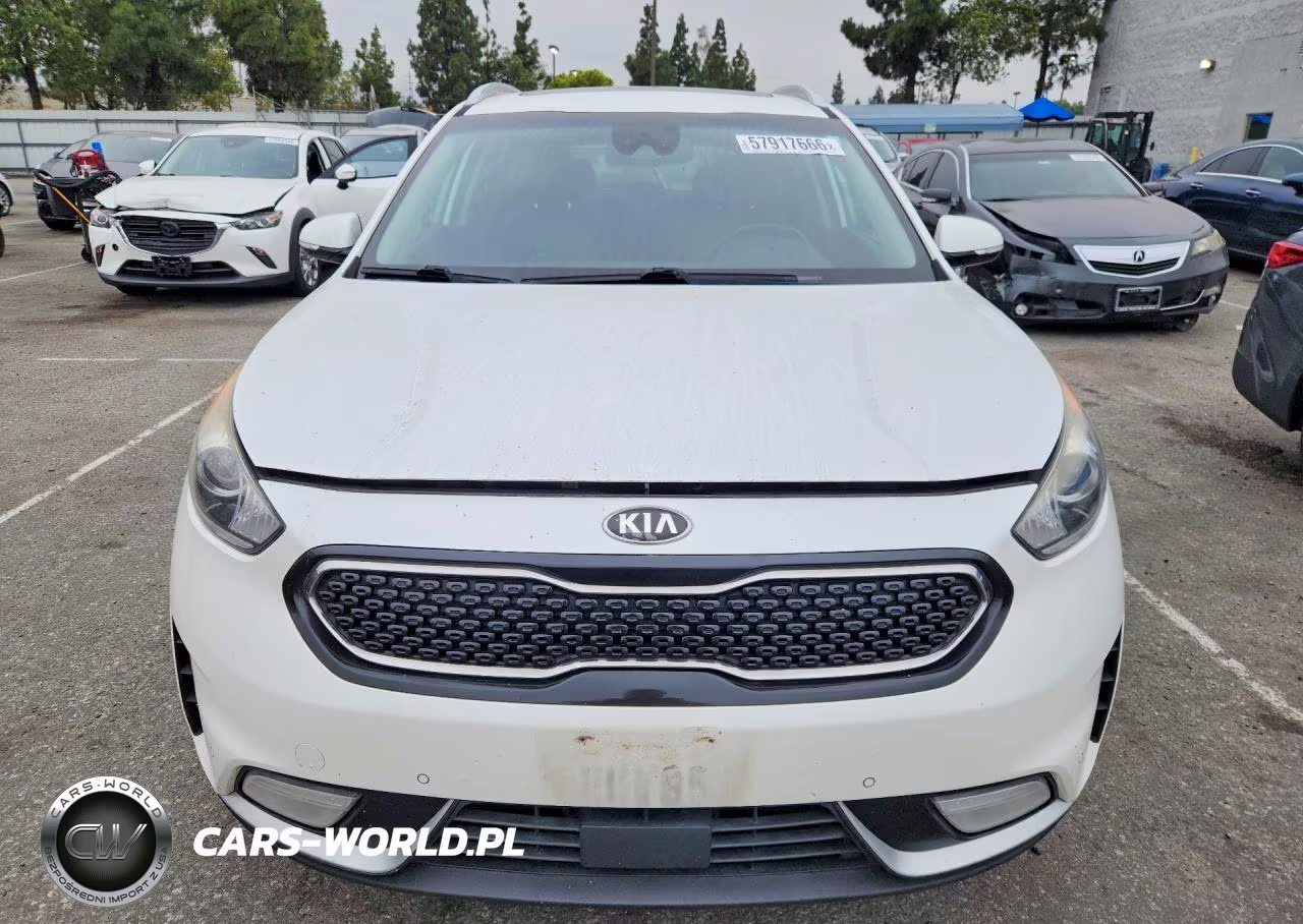 2018 Kia Niro Touring VIN:KNDCE3LC9J5175759 - 5