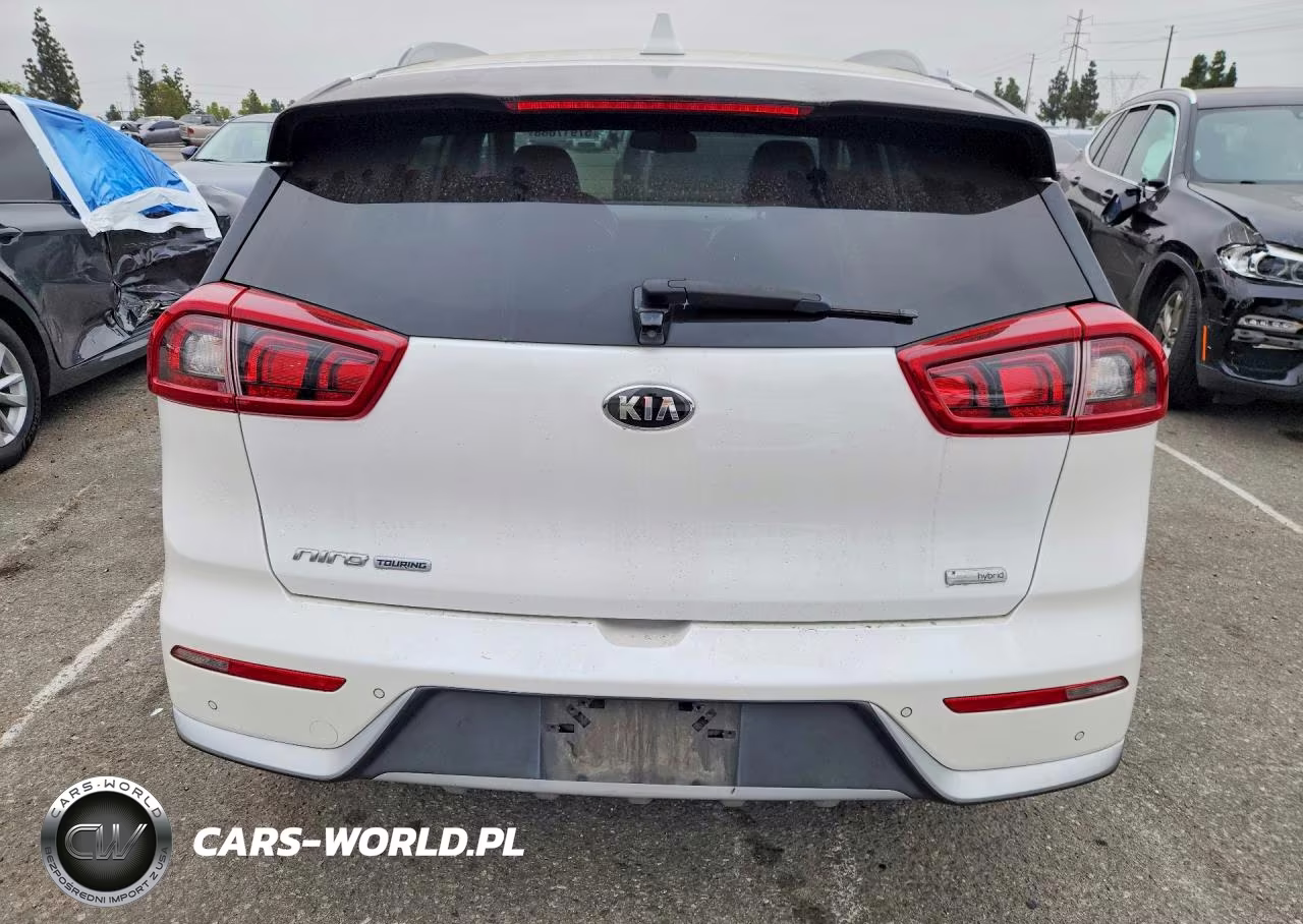 2018 Kia Niro Touring VIN:KNDCE3LC9J5175759 - 6