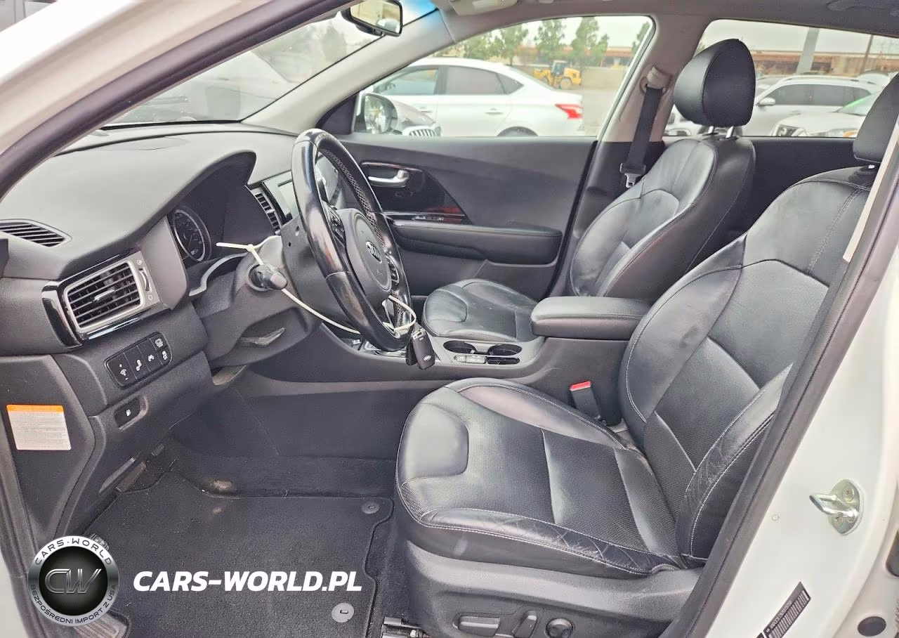 2018 Kia Niro Touring VIN:KNDCE3LC9J5175759 - 7