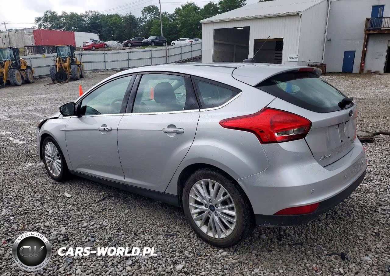 2017 Ford Focus Titanium VIN:1FADP3N27HL307108 - 2