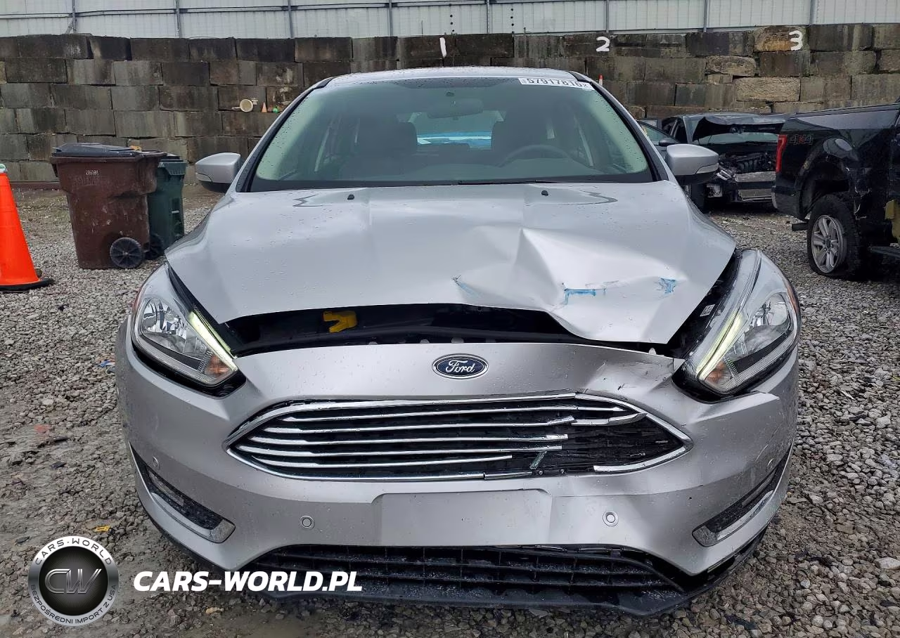 2017 Ford Focus Titanium VIN:1FADP3N27HL307108 - 5