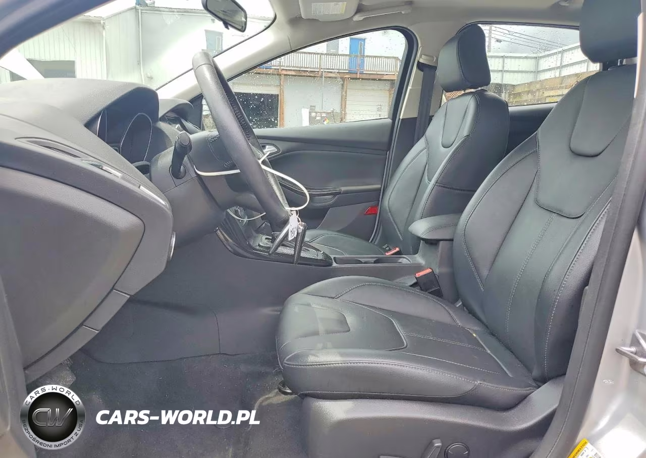 2017 Ford Focus Titanium VIN:1FADP3N27HL307108 - 7