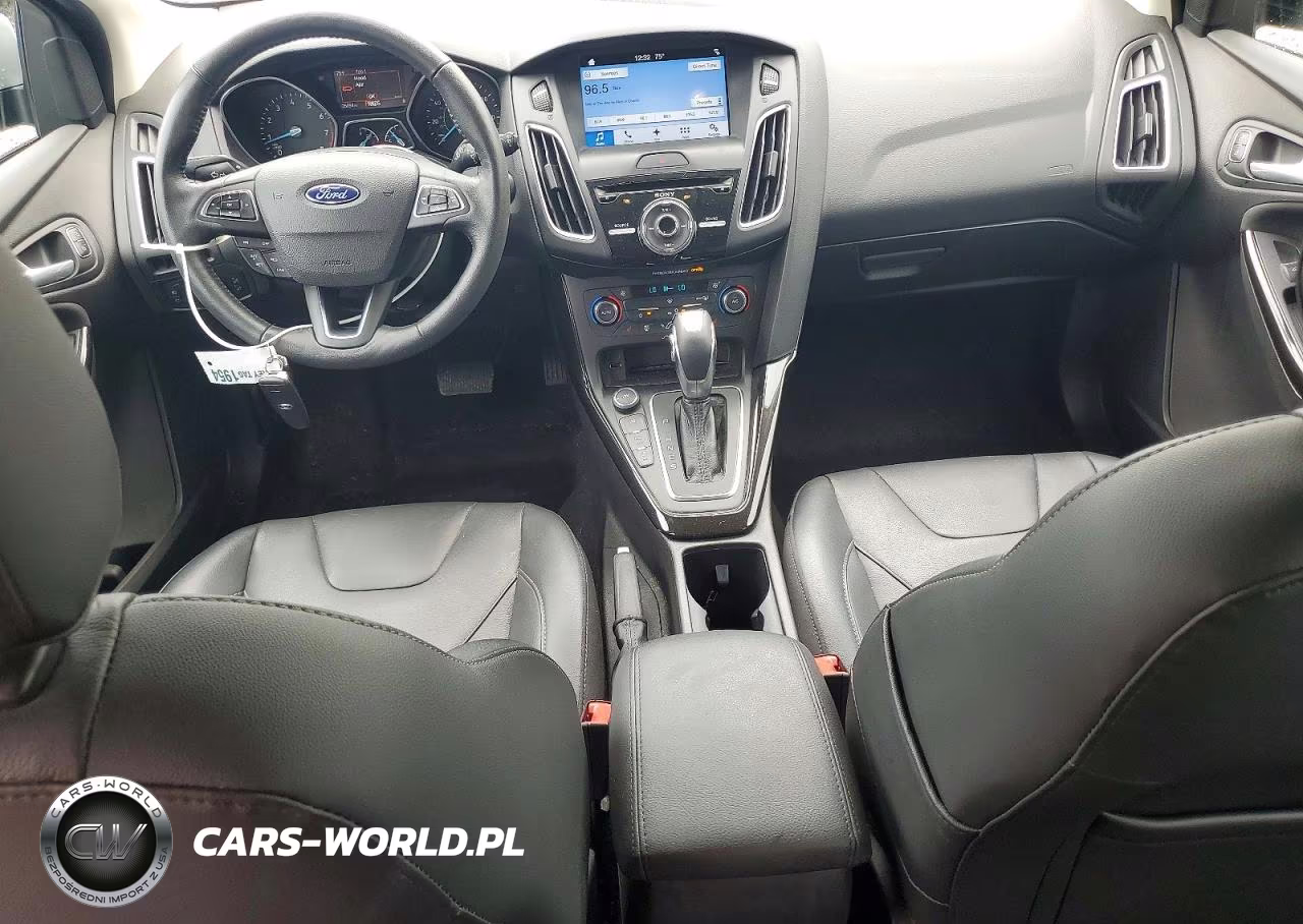 2017 Ford Focus Titanium VIN:1FADP3N27HL307108 - 8