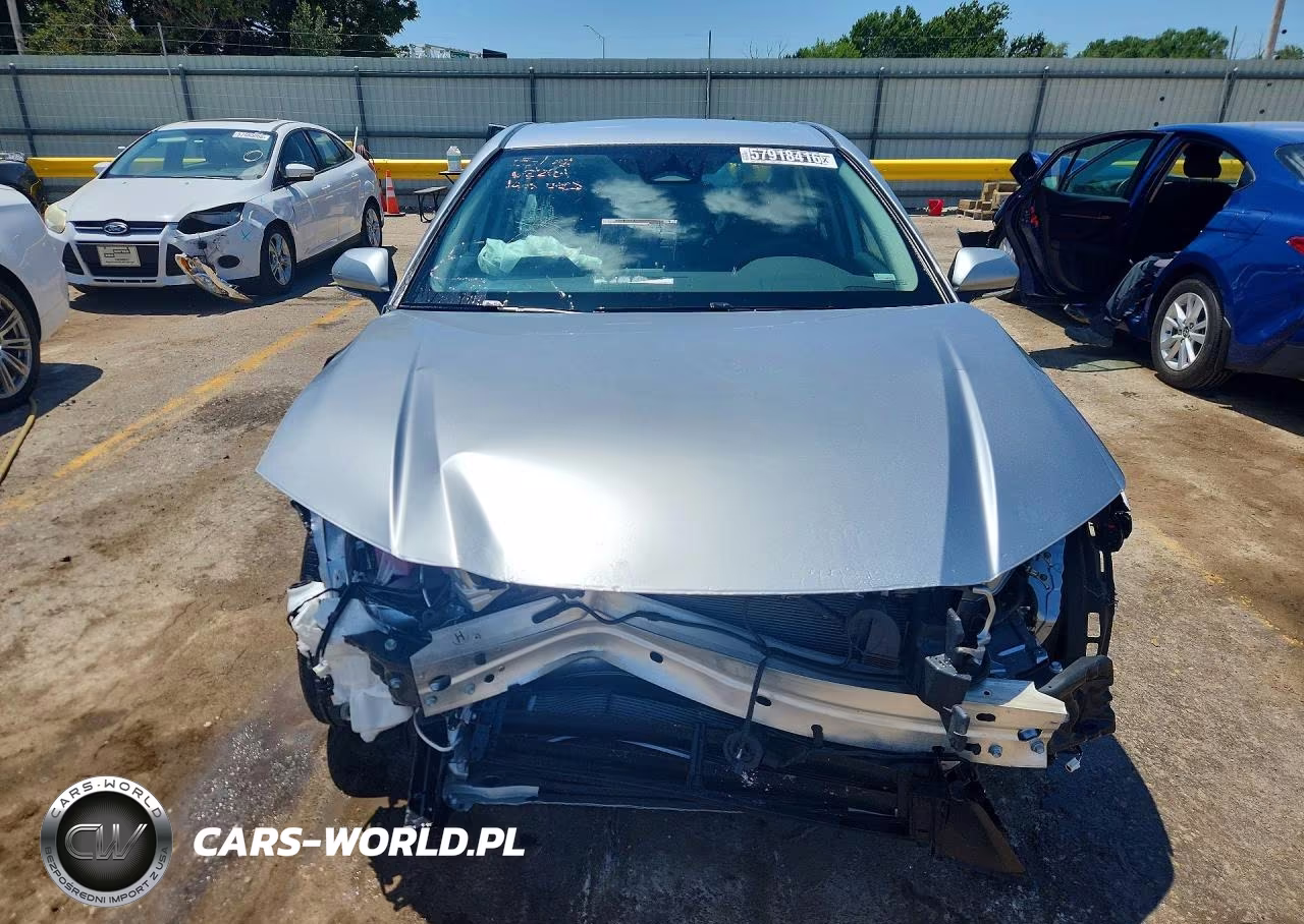 2026 Toyota Camry Le VIN:4T1DAACK5TU696025 - 5