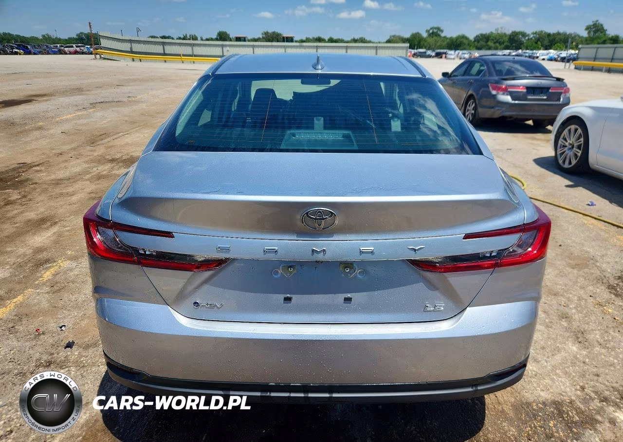 2026 Toyota Camry Le VIN:4T1DAACK5TU696025 - 6