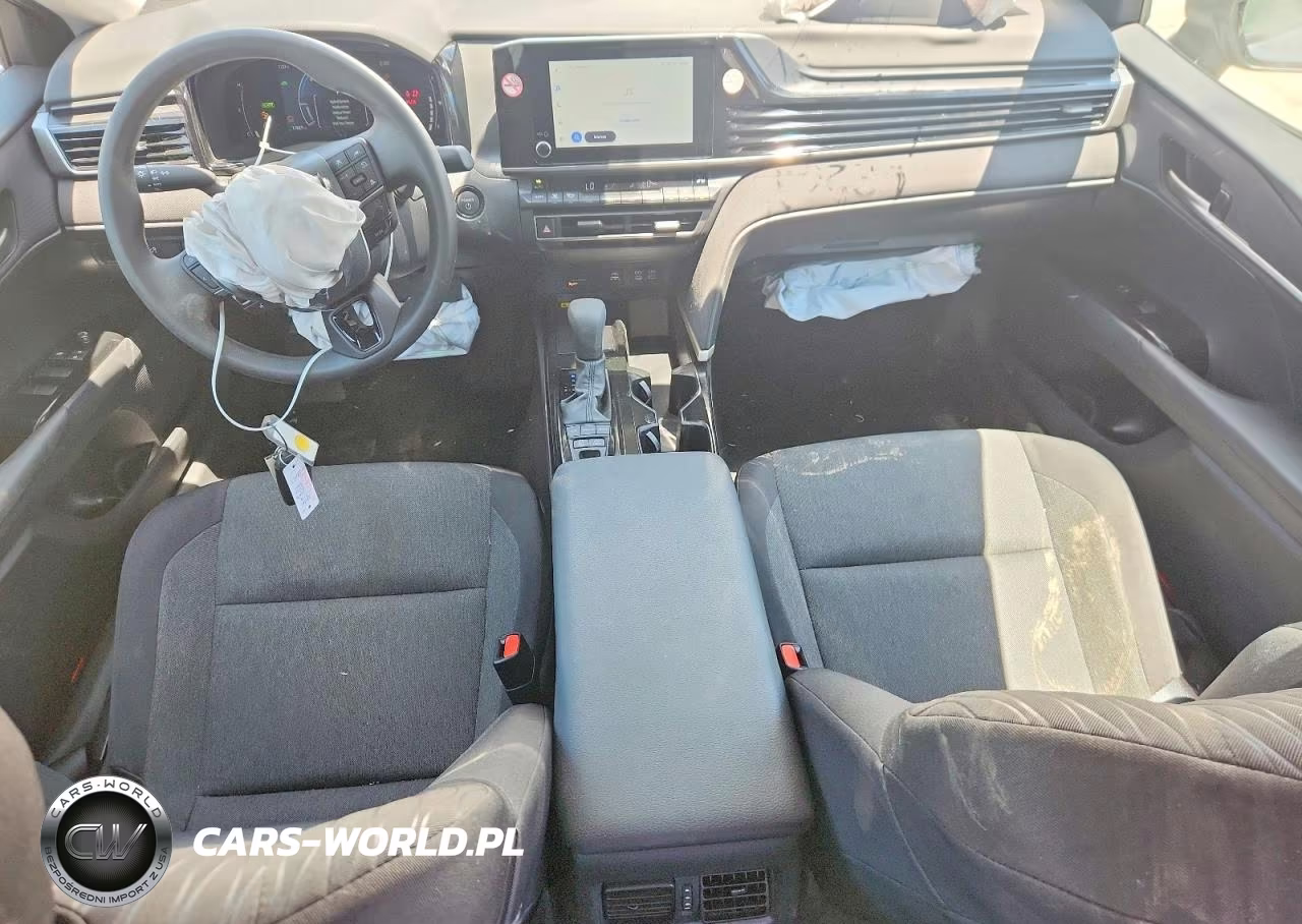 2026 Toyota Camry Le VIN:4T1DAACK5TU696025 - 8