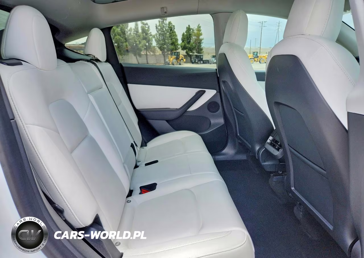 2022 Tesla Model Y VIN:7SAYGDEE0NF327813 - 11
