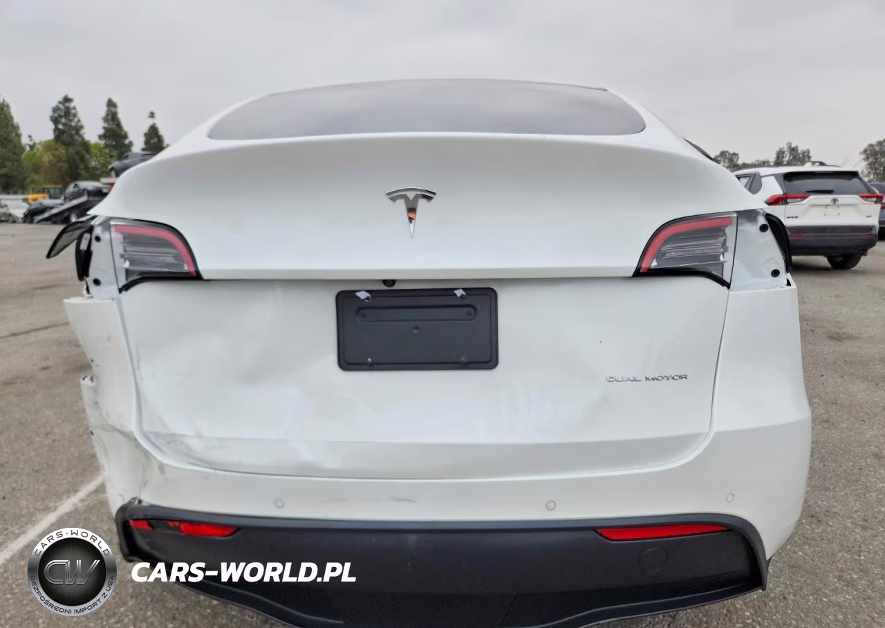 2022 Tesla Model Y VIN:7SAYGDEE0NF327813 - 6