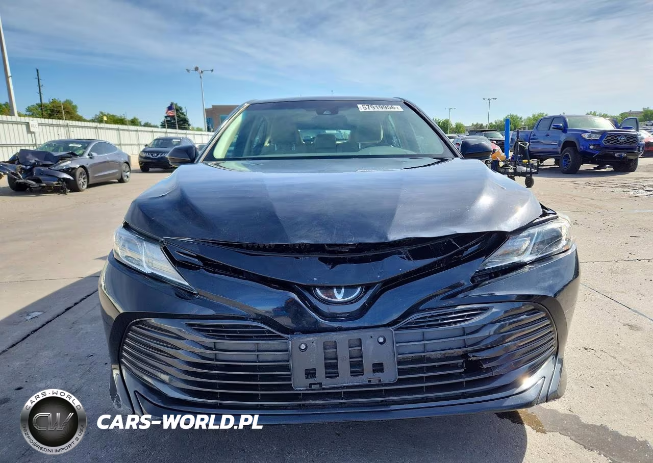 2018 Toyota Camry Le VIN:4T1B11HK8JU053374 - 5