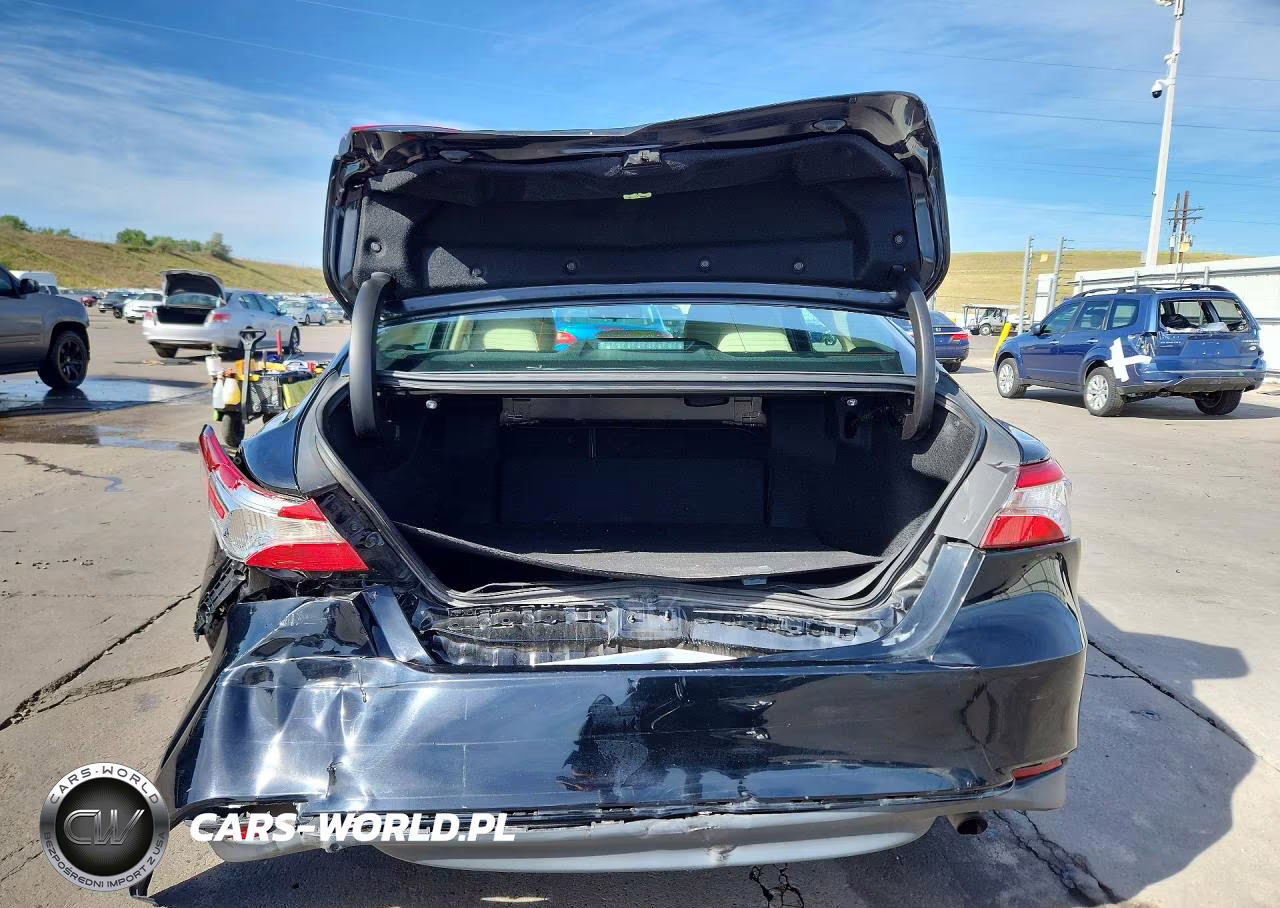 2018 Toyota Camry Le VIN:4T1B11HK8JU053374 - 6