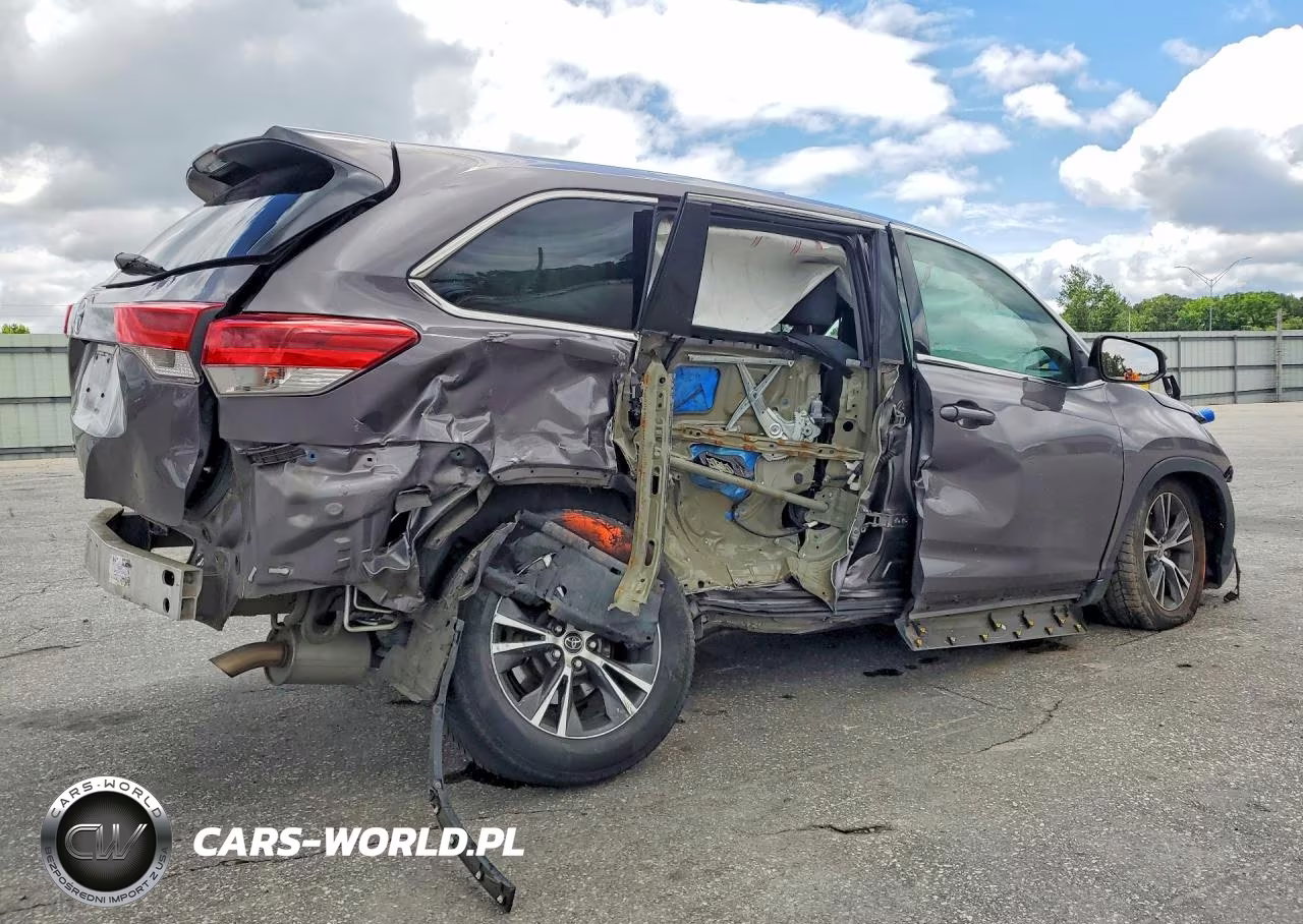 2019 Toyota Highlander Le VIN:5TDZARFH3KS042281 - 3