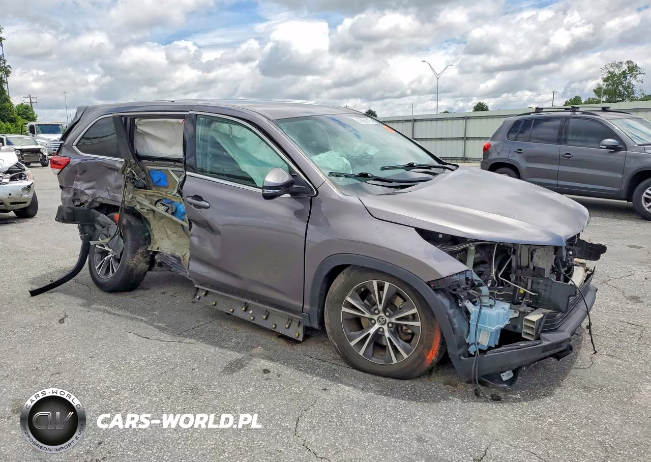 2019 Toyota Highlander Le VIN:5TDZARFH3KS042281 - 4