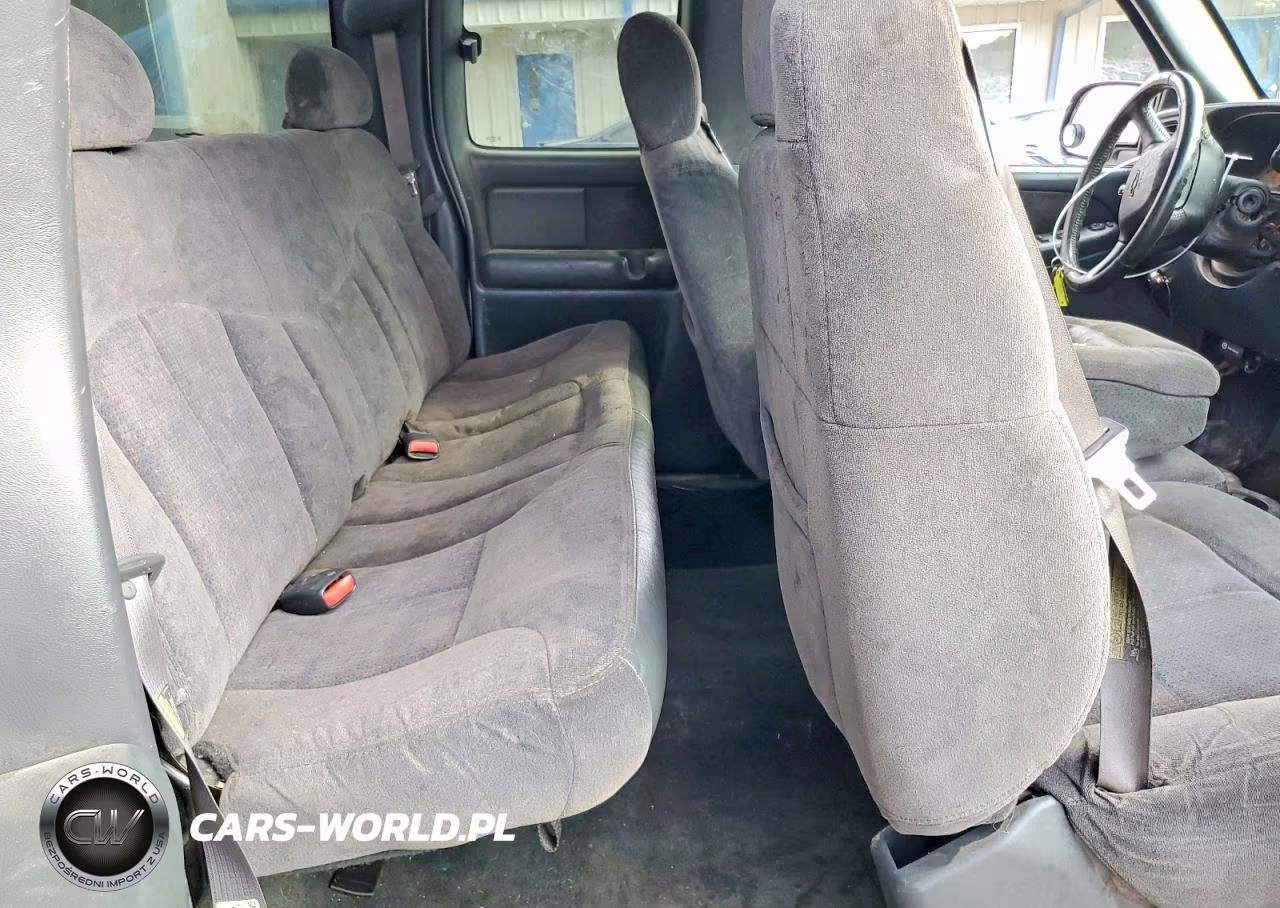 2001 Chevrolet Silverado C1500 VIN:2GCEC19V111368016 - 10