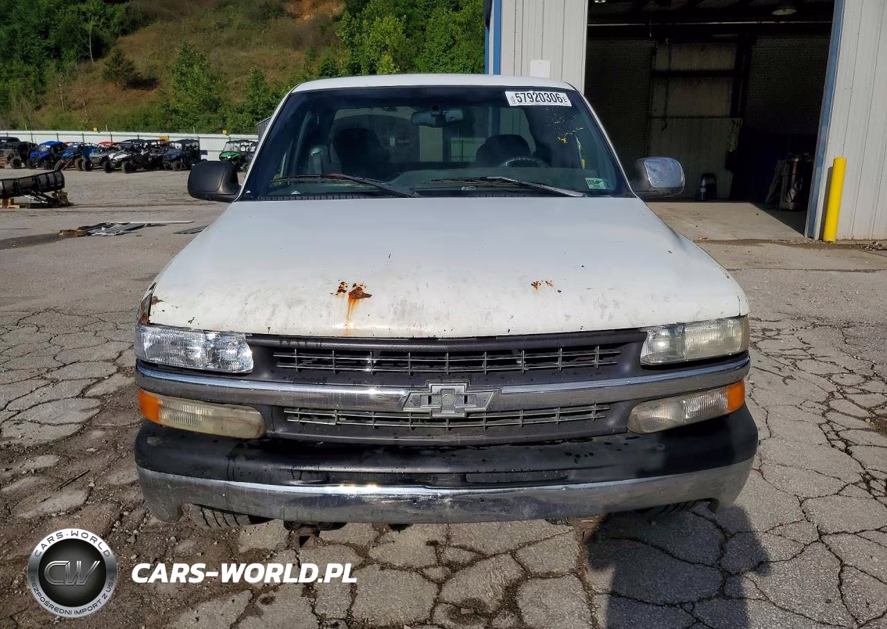 2001 Chevrolet Silverado C1500 VIN:2GCEC19V111368016 - 5