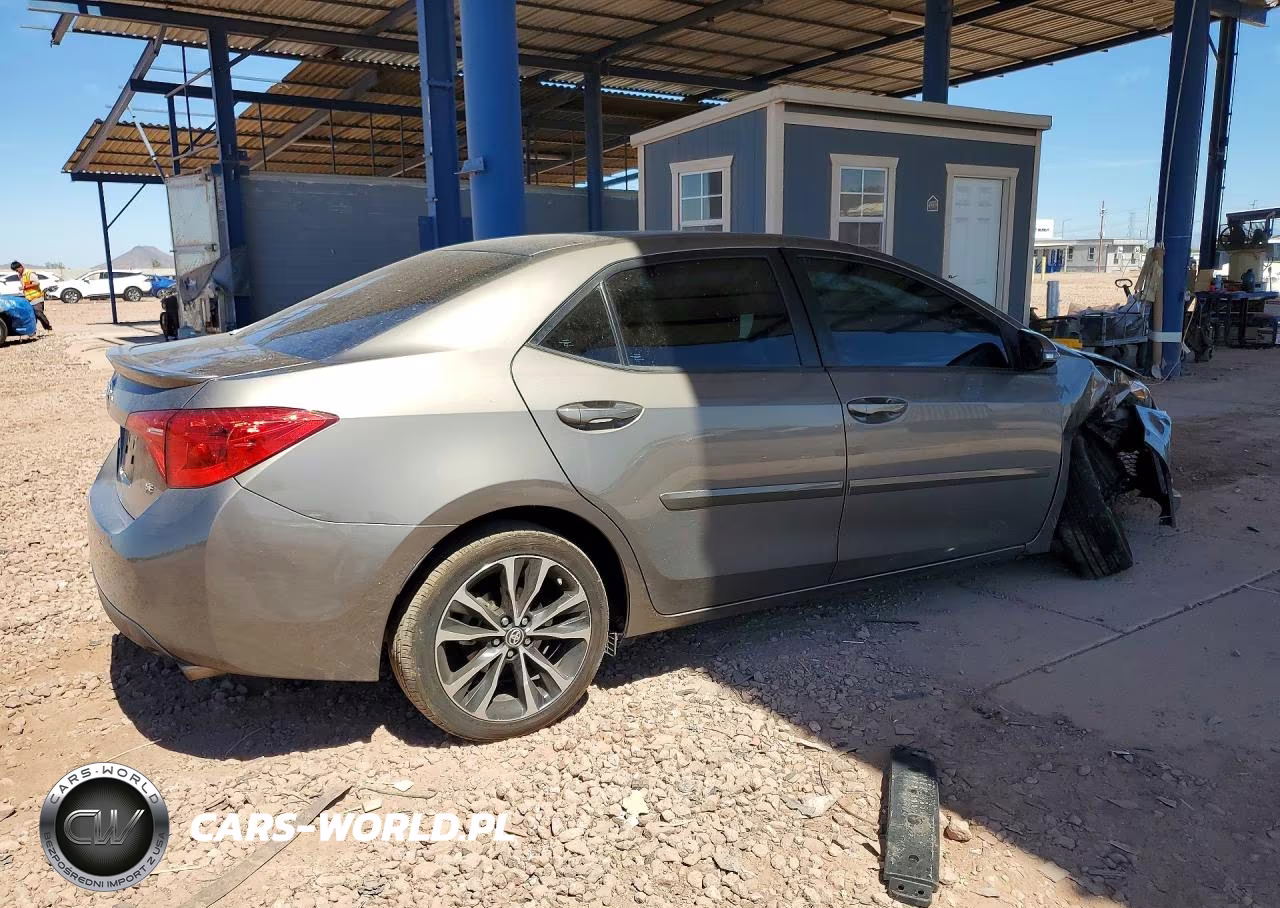 2019 Toyota Corolla Se VIN:5YFBURHE7KP887445 - 3