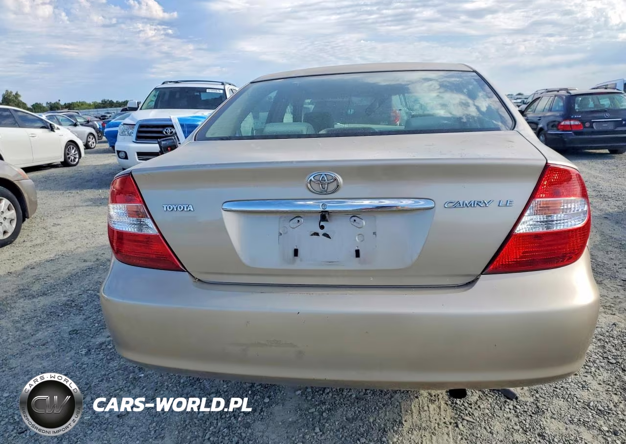 2003 Toyota Camry Le VIN:JTDBE32K930240839 - 6