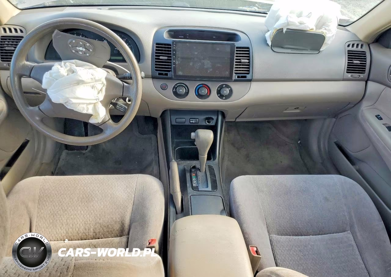 2003 Toyota Camry Le VIN:JTDBE32K930240839 - 8