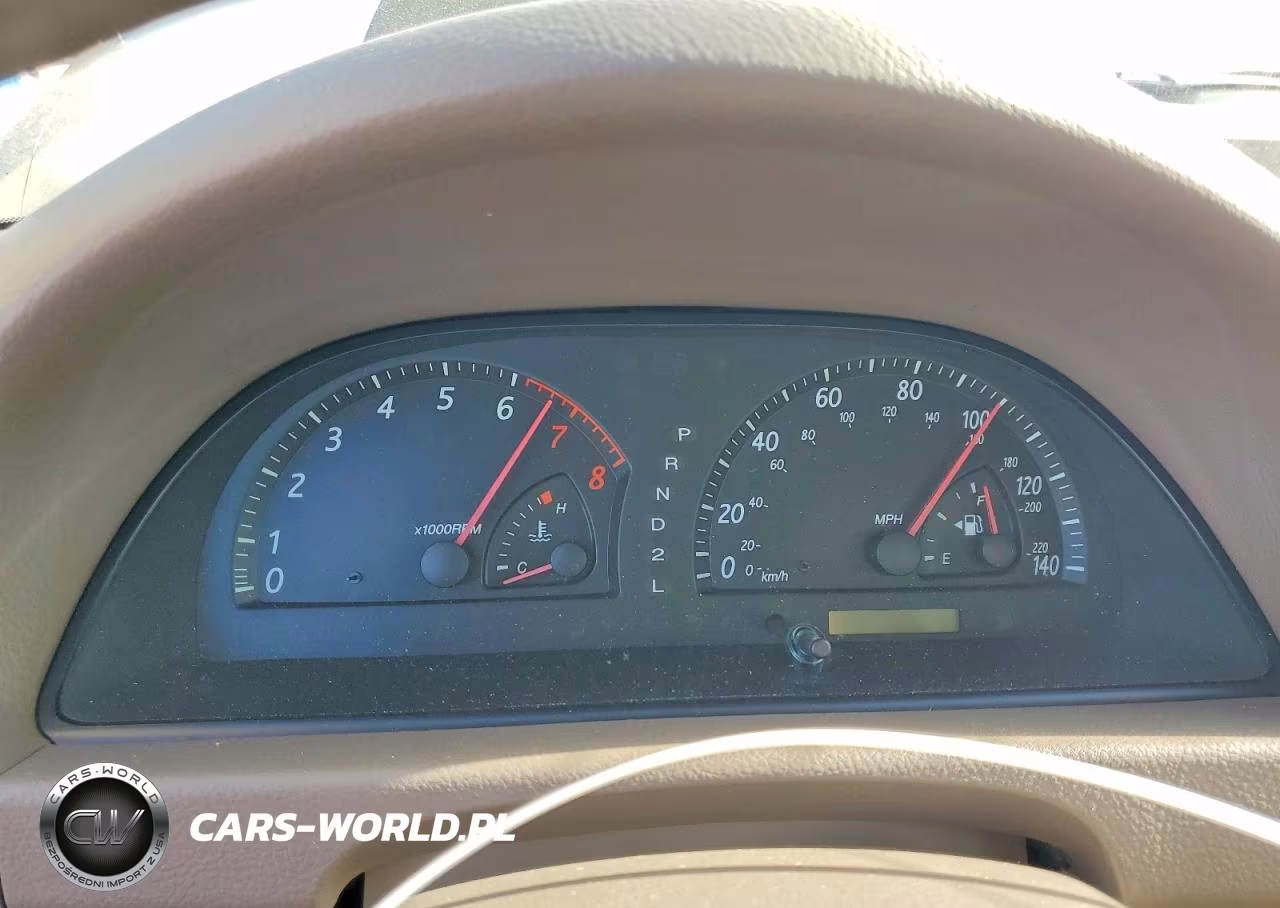 2003 Toyota Camry Le VIN:JTDBE32K930240839 - 9
