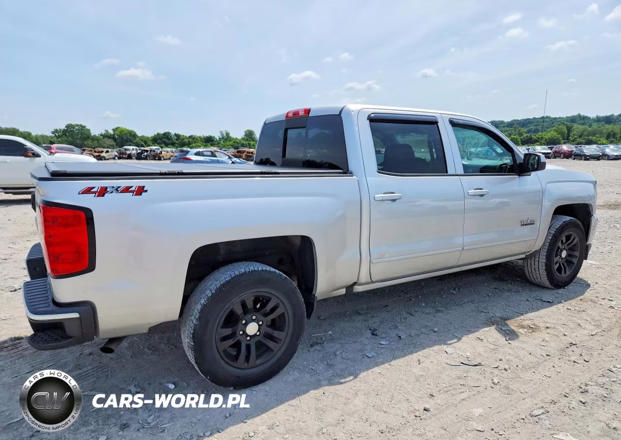 2018 Chevrolet Silverado K1500 Lt VIN:3GCUKREC7JG413887 - 3