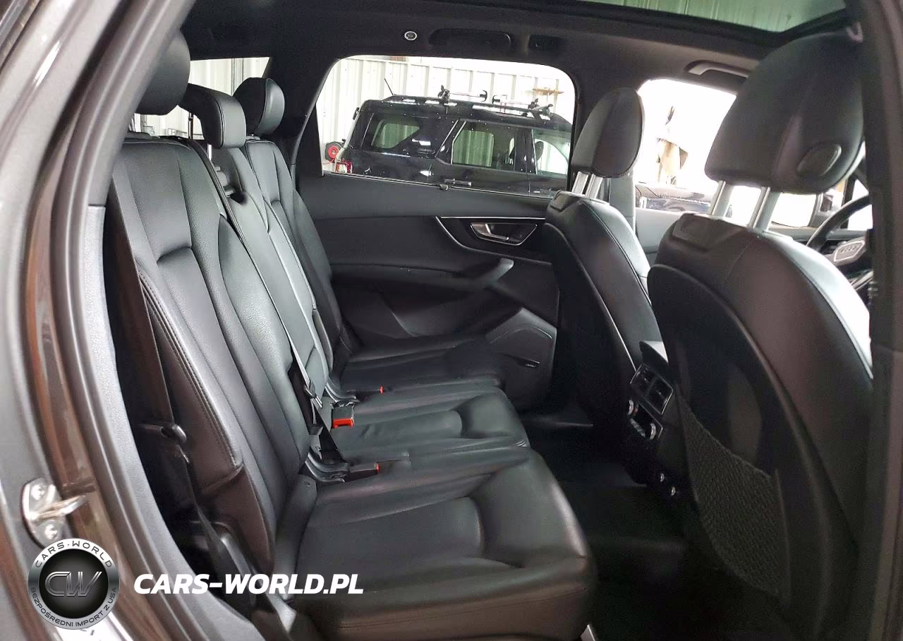2018 Audi Q7 Premium Plus VIN:WA1LAAF71JD033730 - 11
