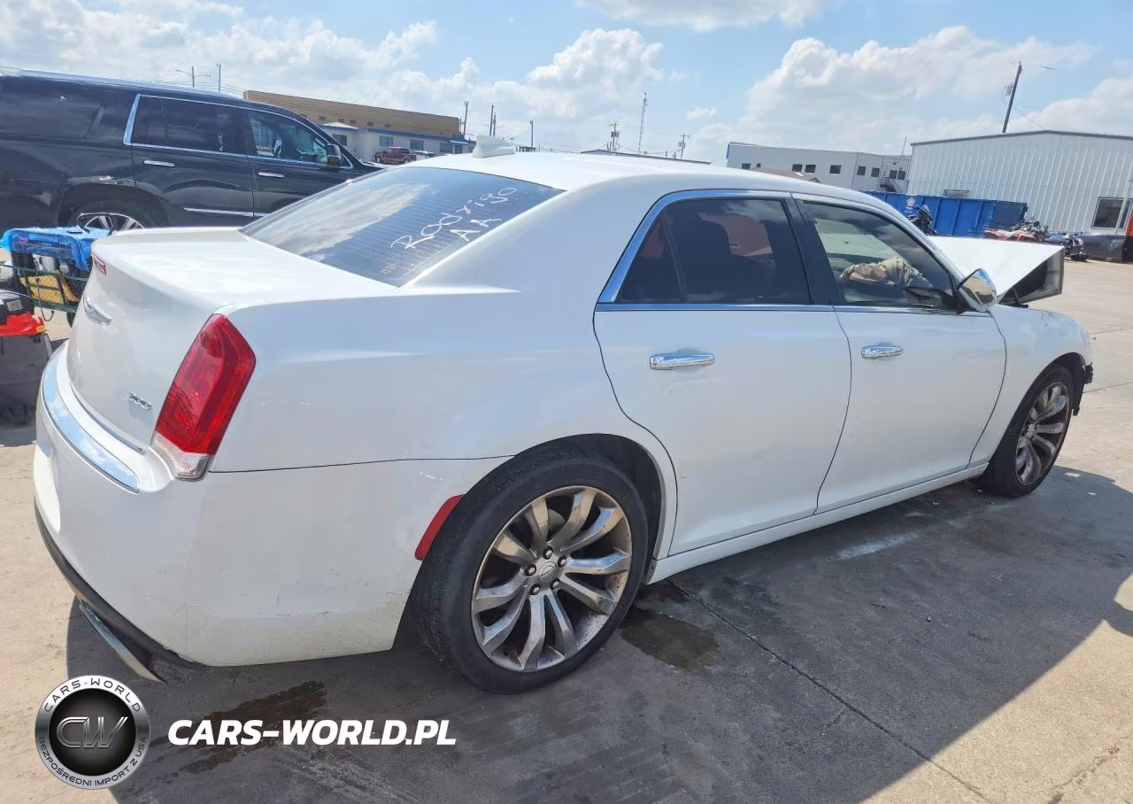 2018 Chrysler 300 Limited VIN:2C3CCAEG3JH194024 - 3