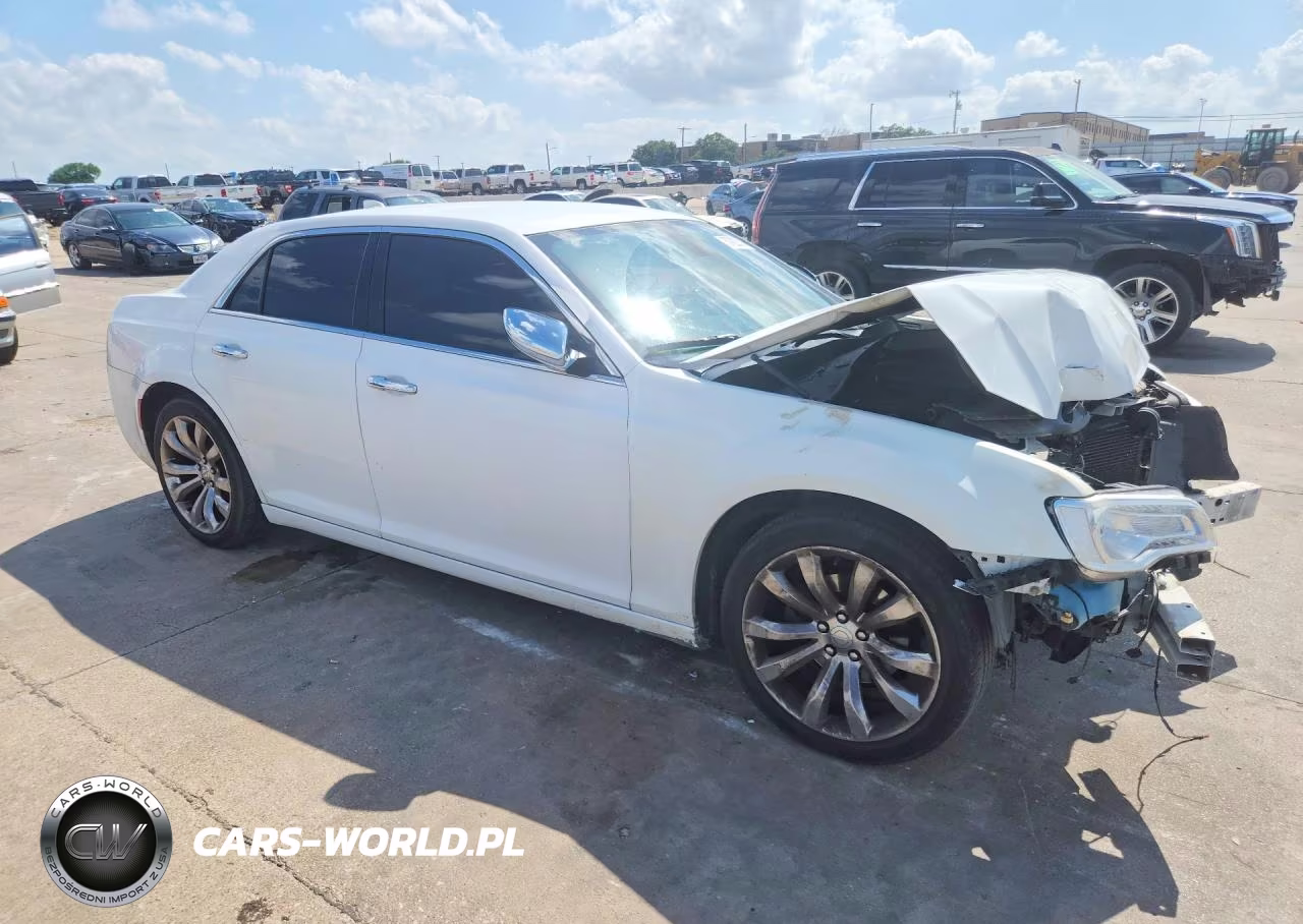 2018 Chrysler 300 Limited VIN:2C3CCAEG3JH194024 - 4