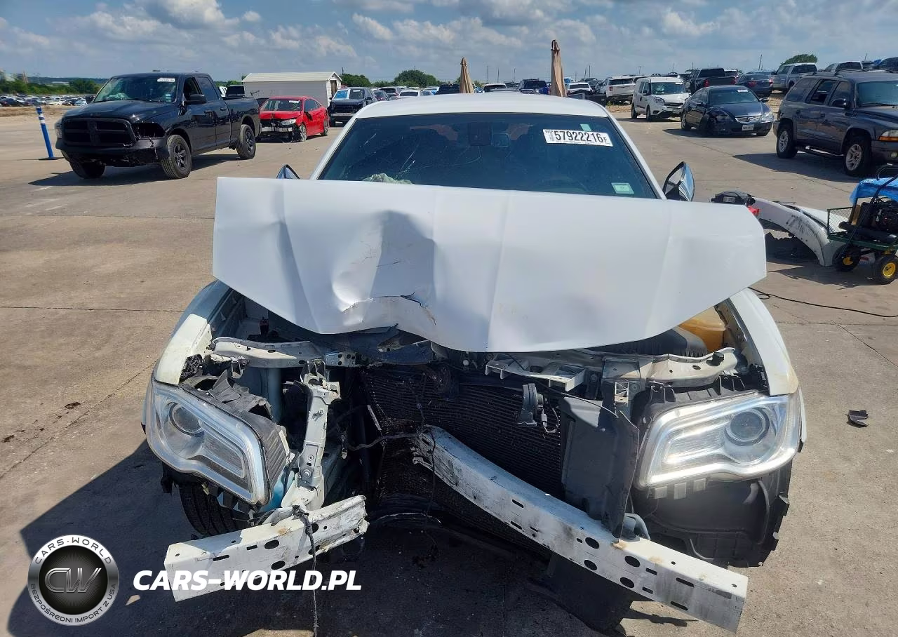 2018 Chrysler 300 Limited VIN:2C3CCAEG3JH194024 - 5