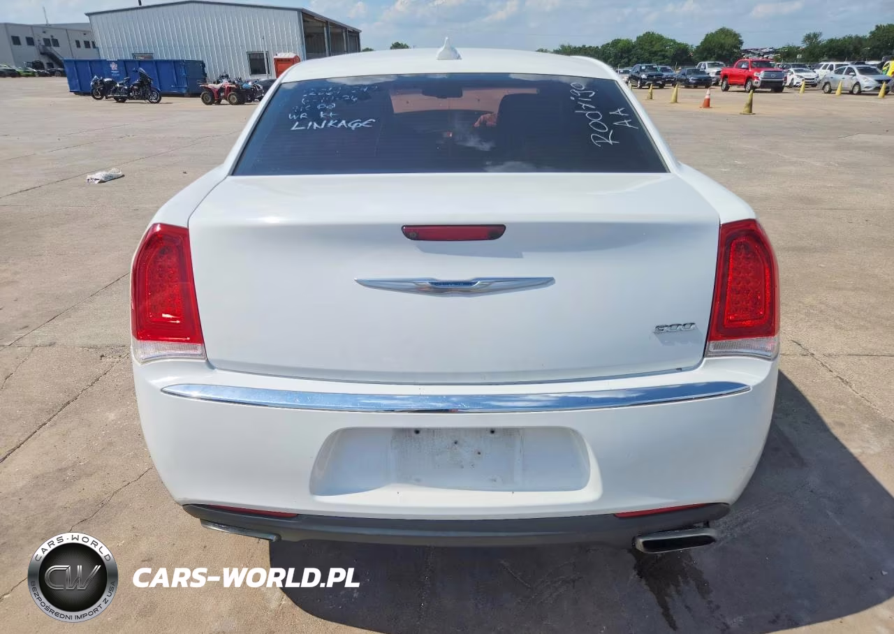 2018 Chrysler 300 Limited VIN:2C3CCAEG3JH194024 - 6