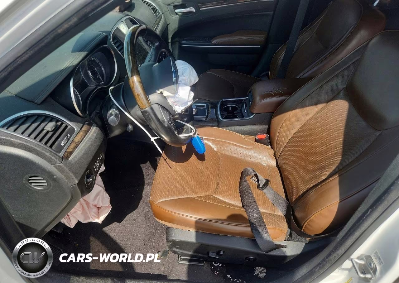 2018 Chrysler 300 Limited VIN:2C3CCAEG3JH194024 - 7