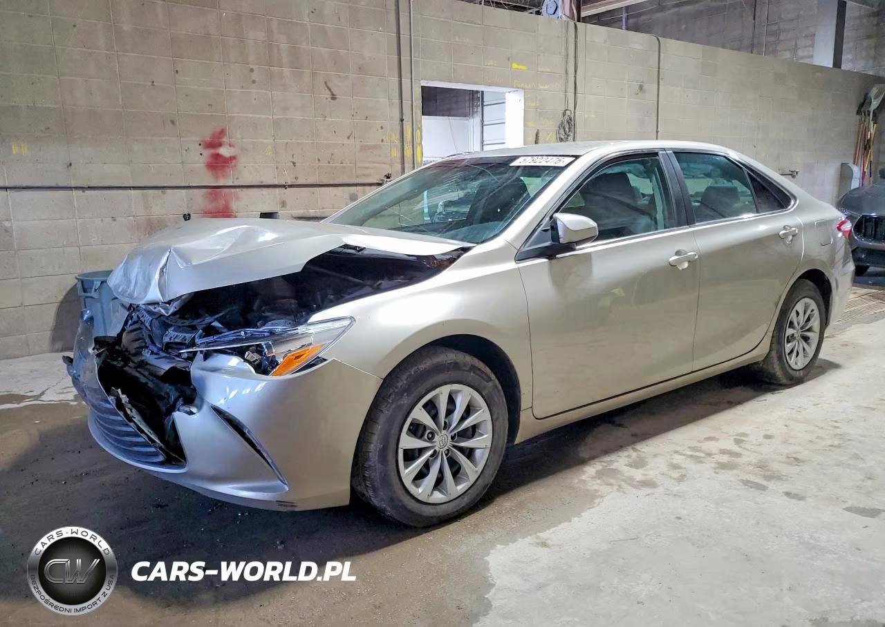2016 Toyota Camry Le – zdjęcie 1 z 13