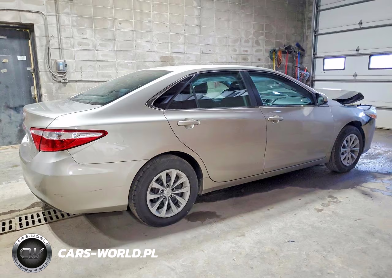 2016 Toyota Camry Le VIN:4T1BF1FKXGU534336 - 3