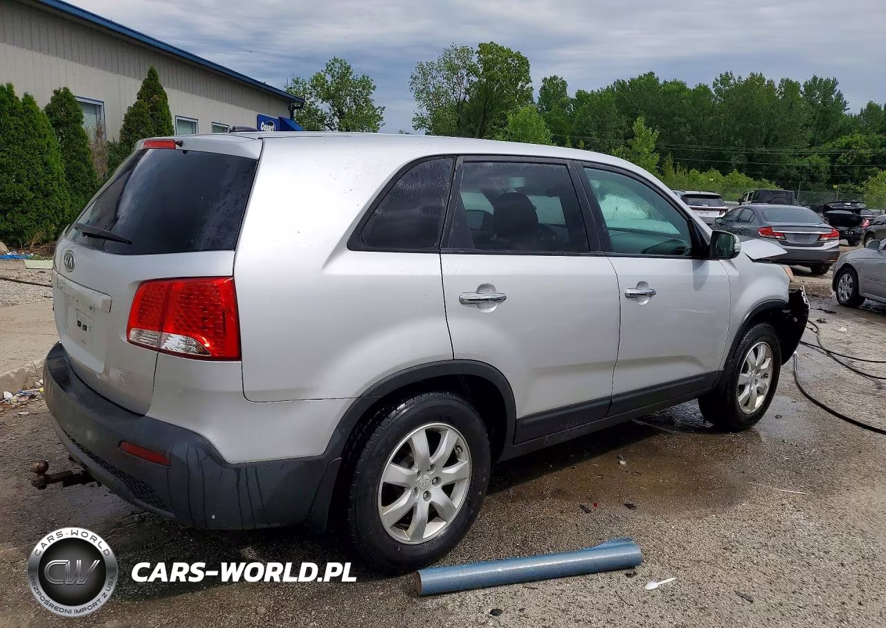 2011 Kia Sorento Lx VIN:5XYKT3A17BG102773 - 3