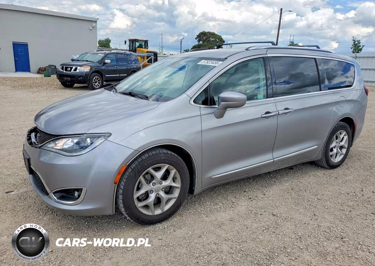 2017 Chrysler Pacifica Touring L Plus