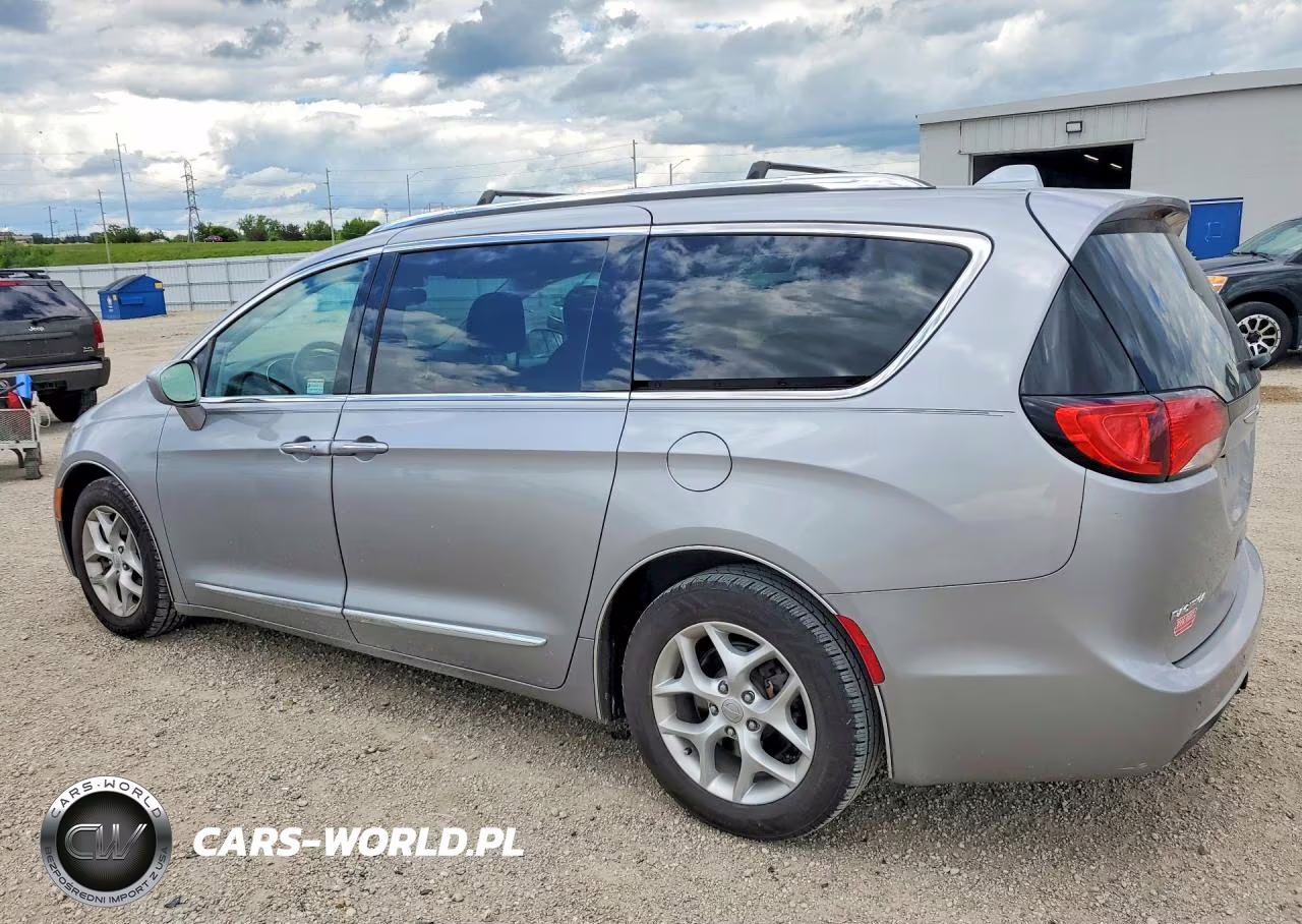 2017 Chrysler Pacifica Touring L Plus VIN:2C4RC1EG4HR543346 - 2