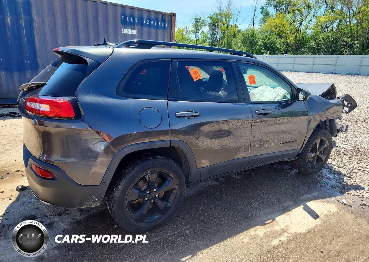 2016 Jeep Cherokee Latitude VIN:1C4PJMCS6GW124250 - 3