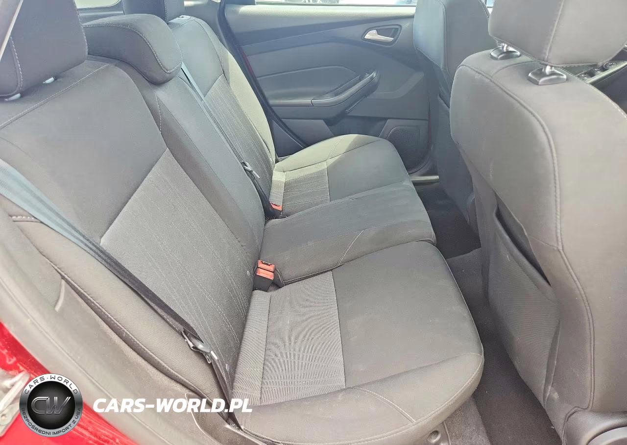 2017 Ford Focus Se VIN:1FADP3K28HL328876 - 10