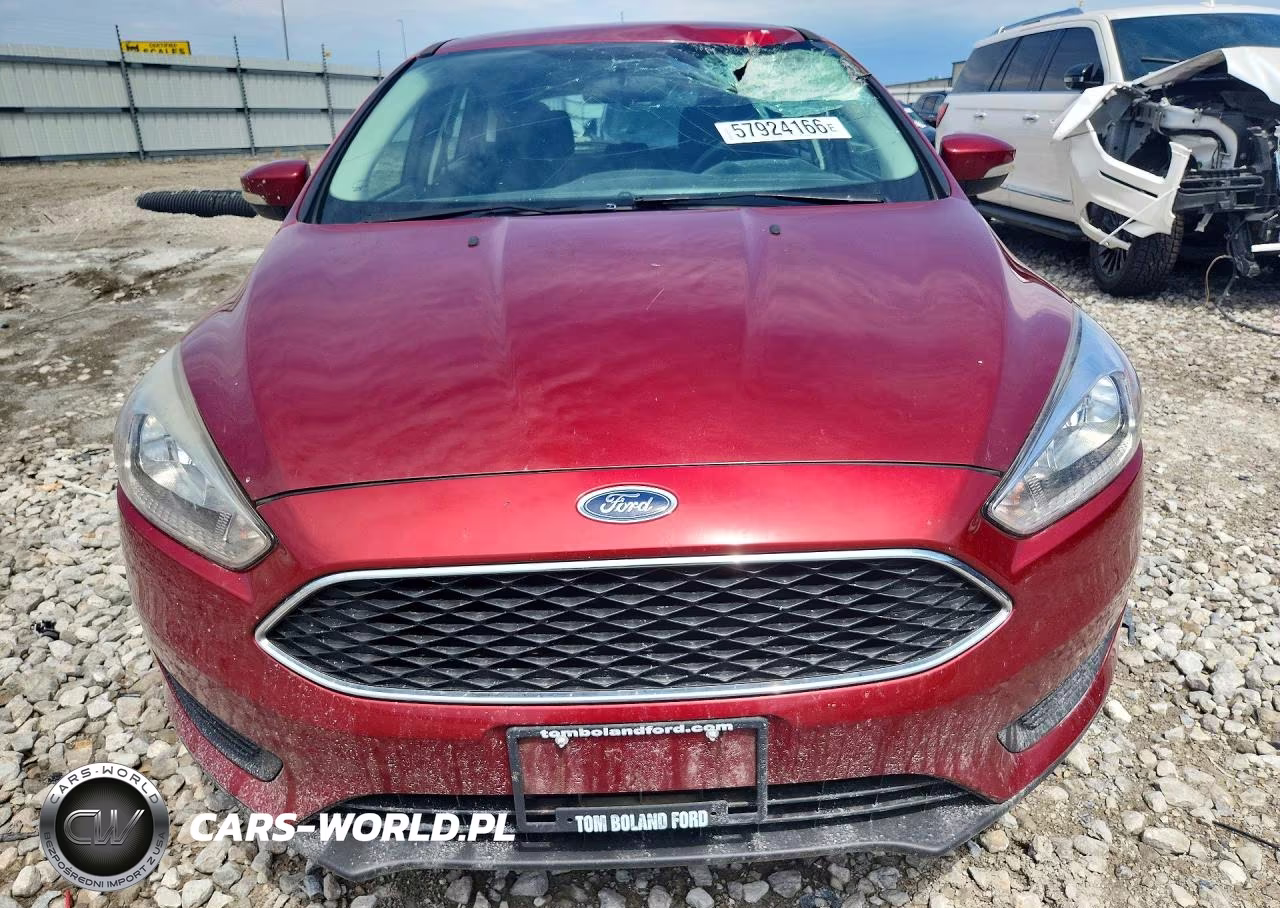2017 Ford Focus Se VIN:1FADP3K28HL328876 - 5