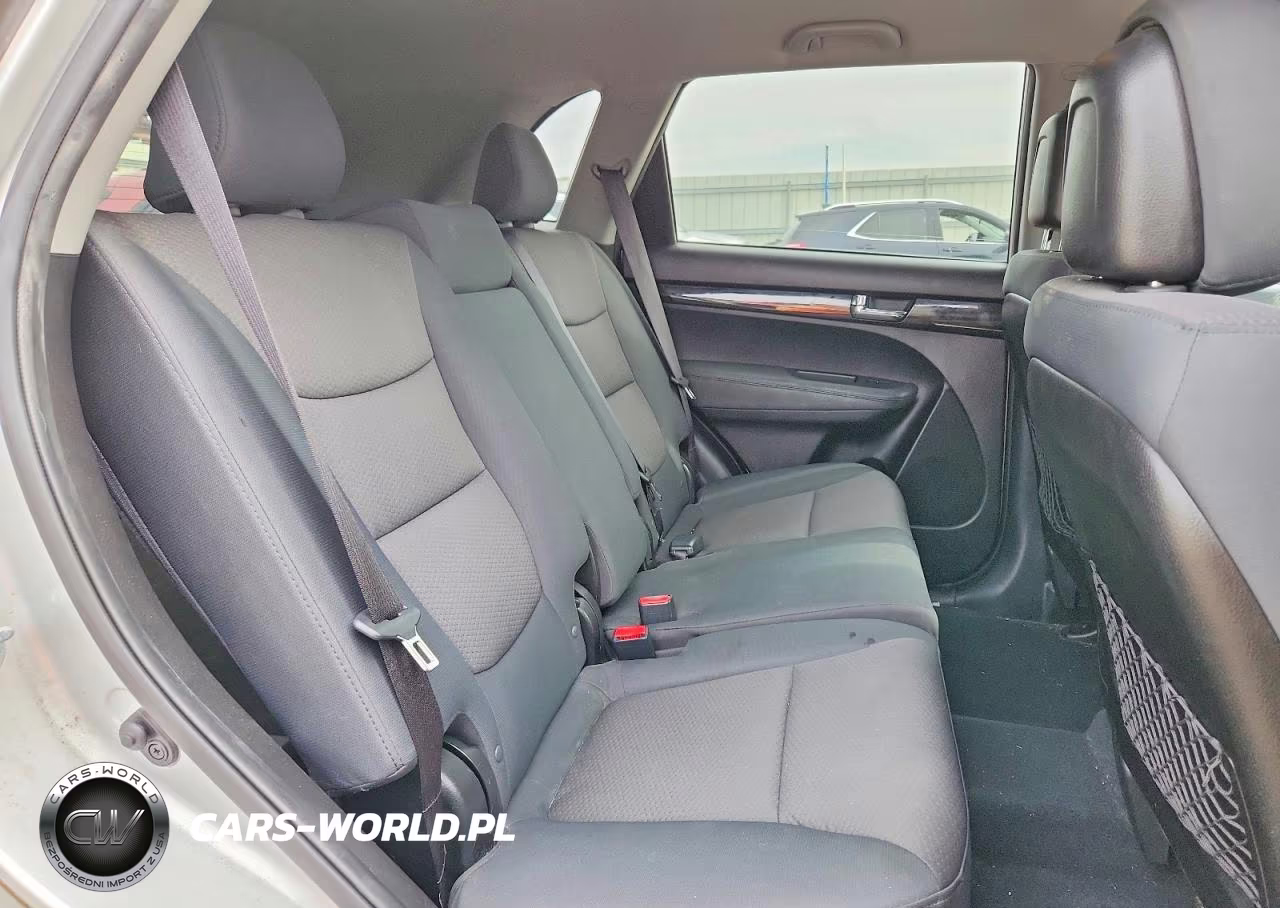2013 Kia Sorento Lx VIN:5XYKTCA64DG401636 - 10