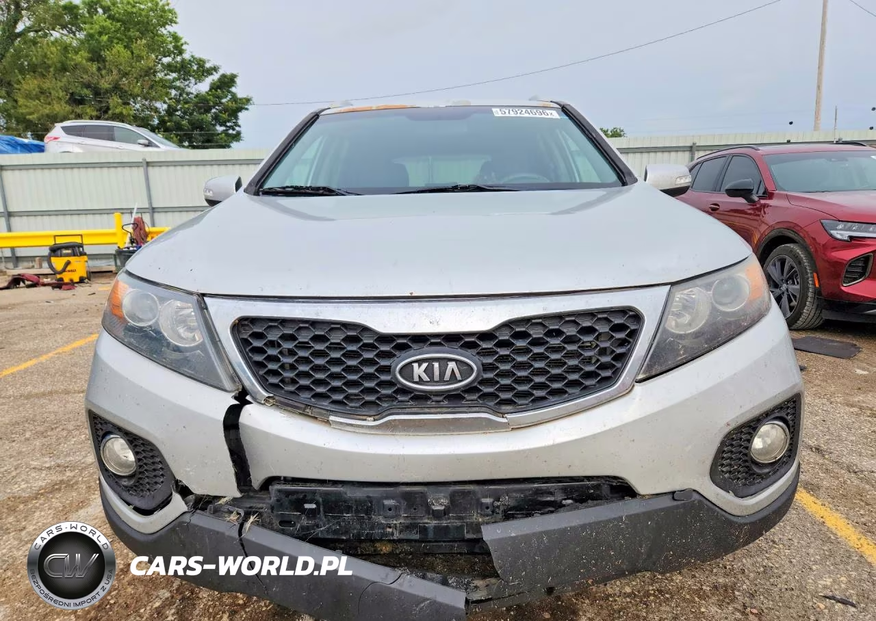 2013 Kia Sorento Lx VIN:5XYKTCA64DG401636 - 5